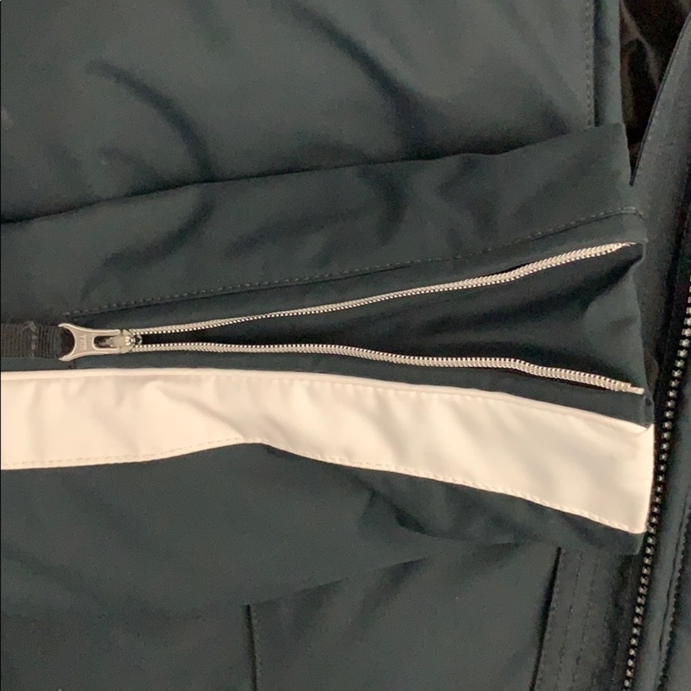 Nils insulated ski/snowboard jacket. Sz 10 - Picture 7 of 8